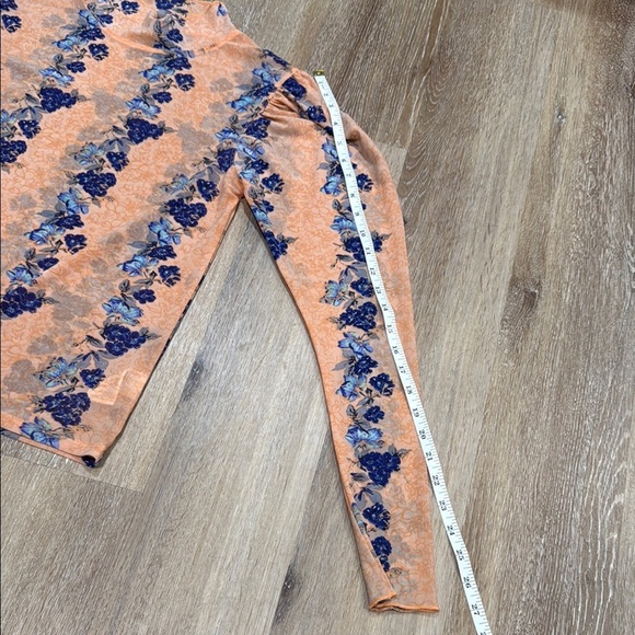 Free People Size M Tan Fitted Ribbed Blouse Long Sleeve Floral - Picture 7 of 9